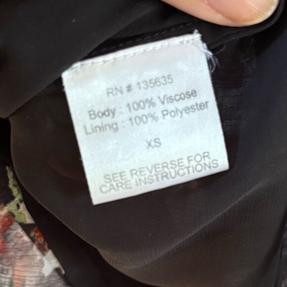 Chelsea Flower For Intermix Floral Off the Shoulder Floral Top XS - Picture 8 of 11